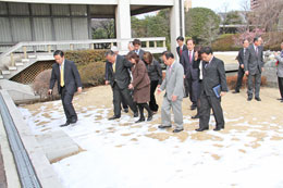 まだ雪の残る知事公館