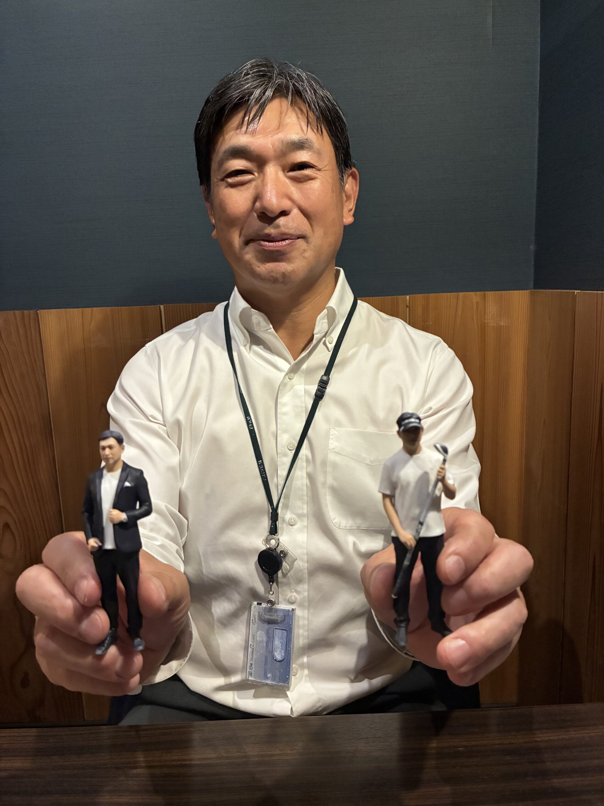 富士フイルムロジスティックス 大貫役員様とフィギュア2体