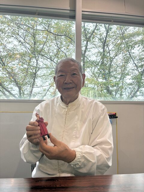 井上スパイス工業 井上会長とフィギュア